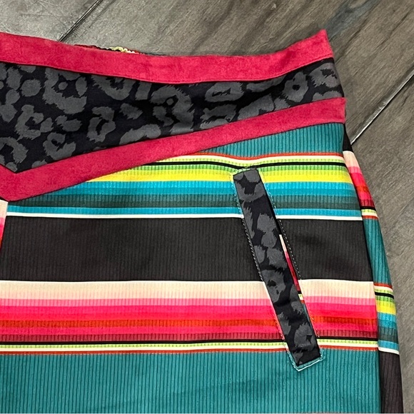 Crazy Train Leopard Lagoon Shorts - Size Lar - Picture 3 of 13